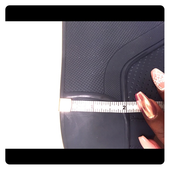 This is just to answer questions on the heel - Picture 1 of 3