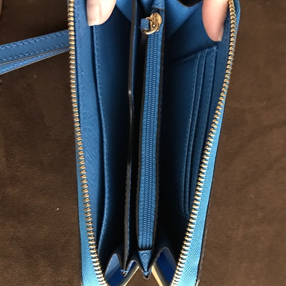 ⭐️SALE⭐️ Michael Kors Jestset Wristlet - Picture 3 of 3