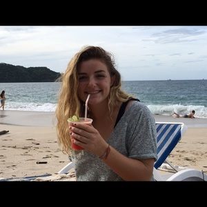 Meet your Posher, Tayler