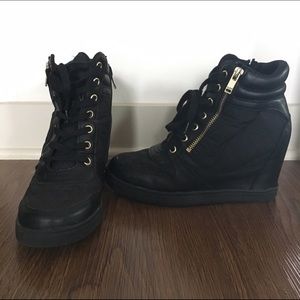 Size 9 Black Wedge Boots