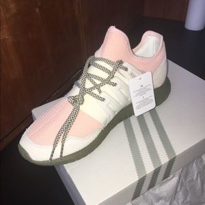 Adidas size 9 women 7 men