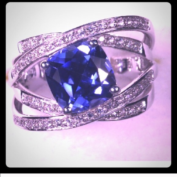 Blue sapphire ring set in sterling silver!