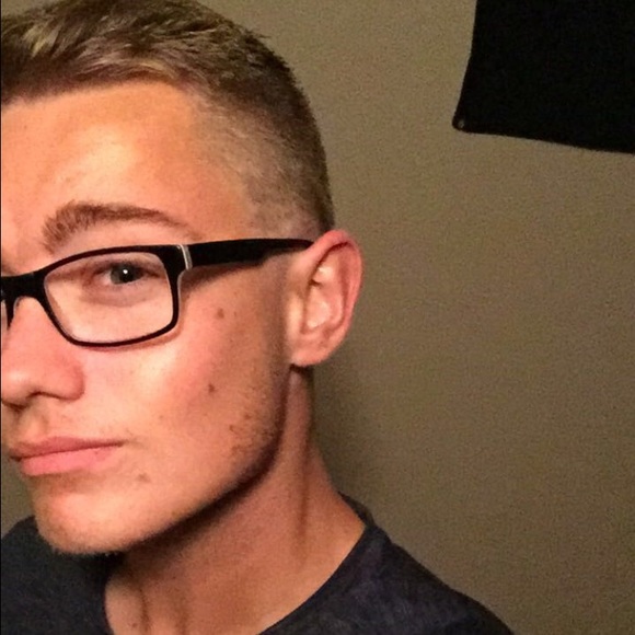 Meet your Posher, Kyle - Picture 1 of 1