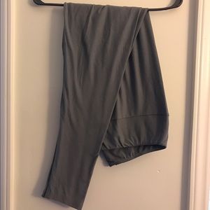 LuLaRoe Grey TC Leggings