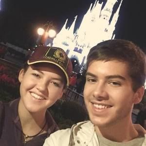 Meet your Posher, Levi