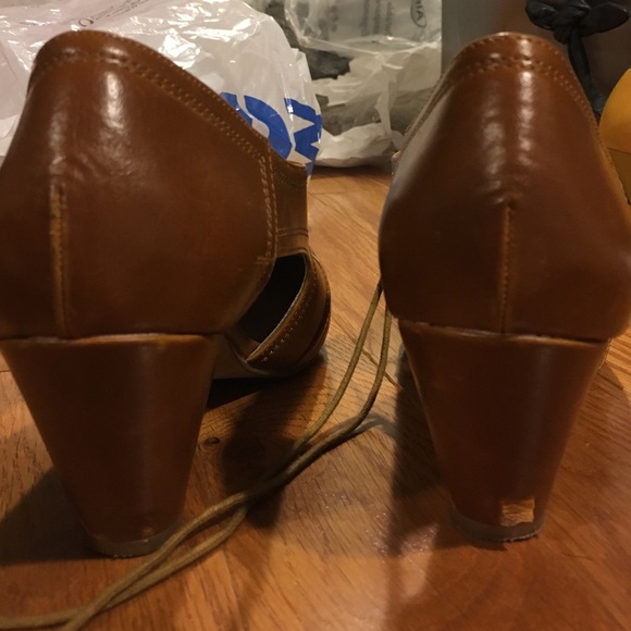 ⚡️SALE⚡️Cheerful steam ahead bootie in cognac - Picture 2 of 4