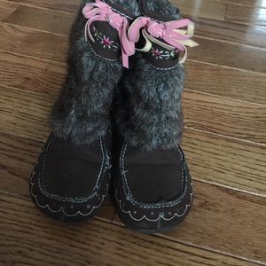 Gymboree faux fur interior/exterior top boots