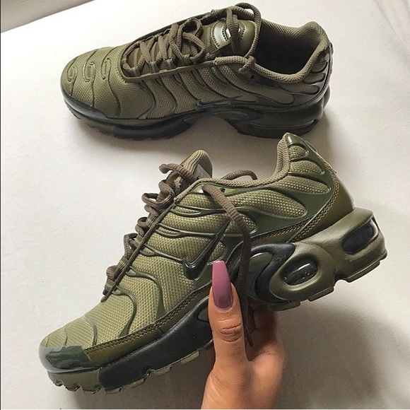 ISO Nike tuned olive size 6