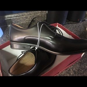 Men's dress shoes