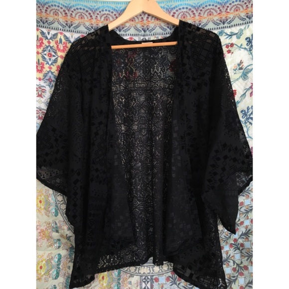 Hollister bohemian black velvet lace kimono