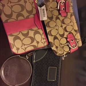 COACH WRISTLETS