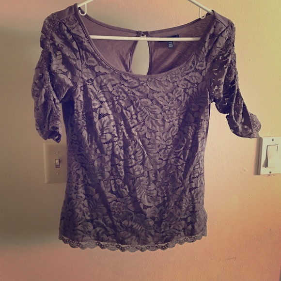 Cute top - Picture 1 of 2