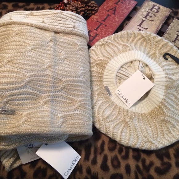 Calvin Klein hat and scarf set New!