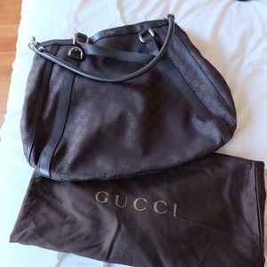NWOT 100% authentic GUCCI bag!