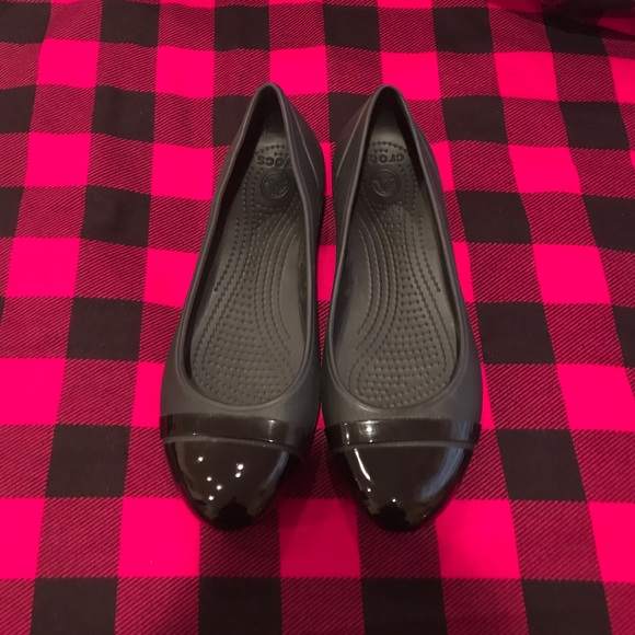 Black Crocs