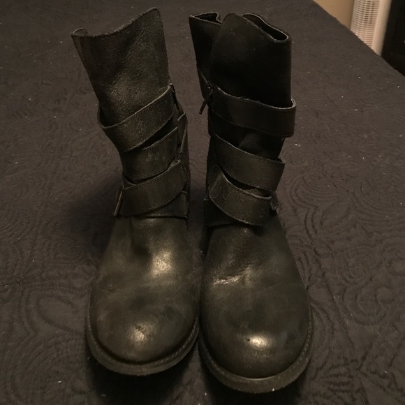 Gianni Bini Leather booties