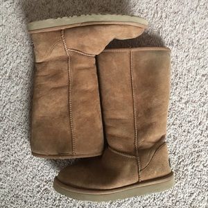 UGG BOOTS