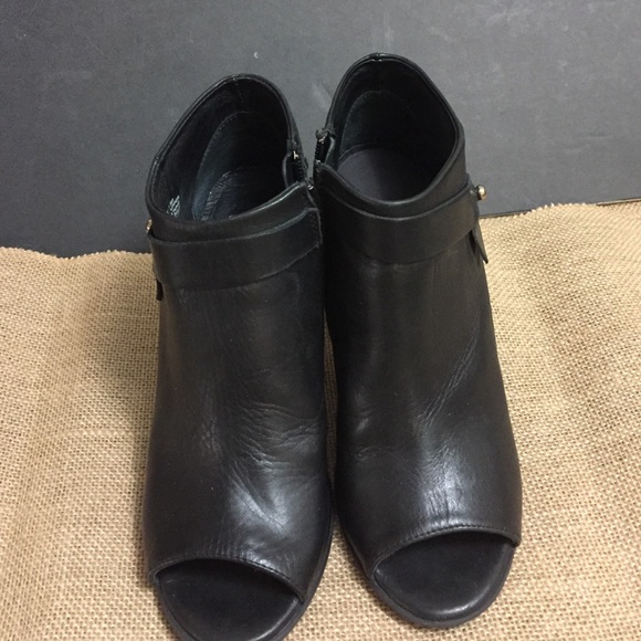 Leather booties peep toe