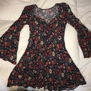American Eagle bell-sleeved dress