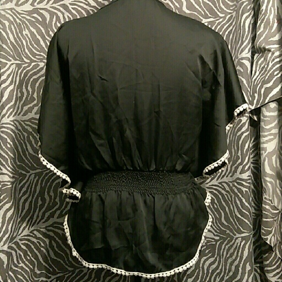 Blouse - Picture 2 of 4