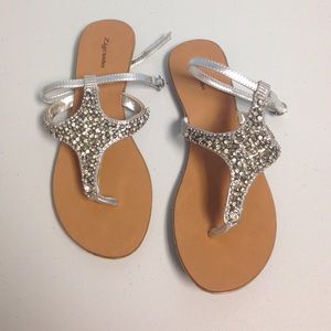 NWOB Zigisoho sandals