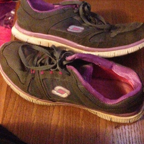 Woman's Skechers shoes