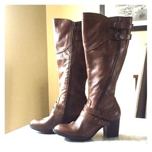 BORN Brown Distressed Boots. Size 8