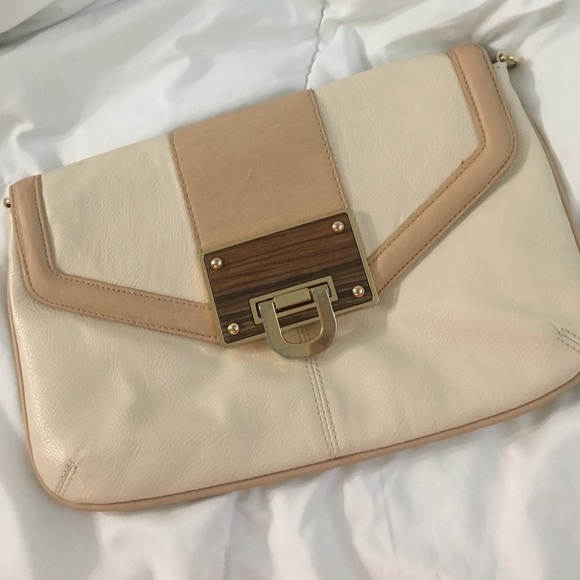 Also clutch bag