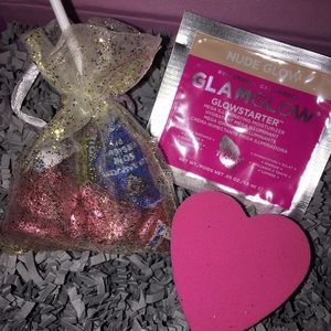 Free goodie bag with EVERY purchase !! ✨