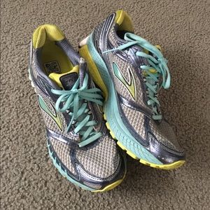 Women's Brooks Ghost 6 running shoes