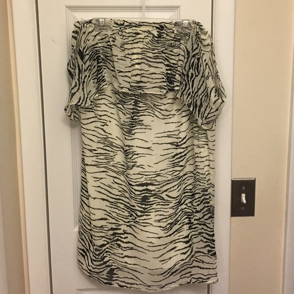 BeBe Juniors Sz M Strapless Flowy Dress!!