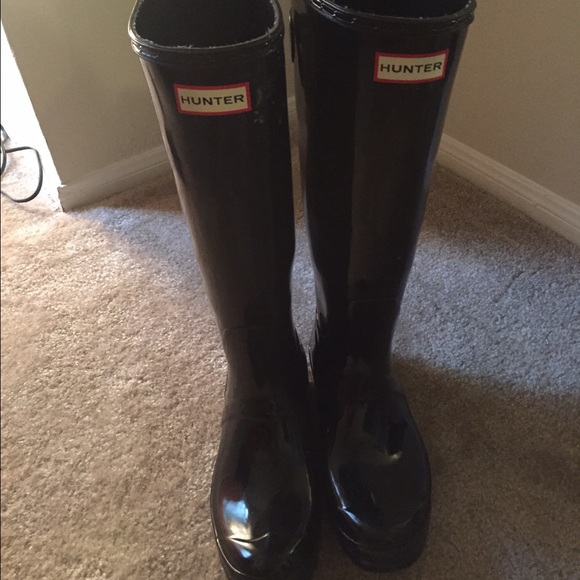 Hunter Black Rainboots & Hunter Cream Socks