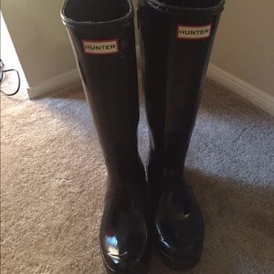 Hunter Black Rainboots & Hunter Cream Socks