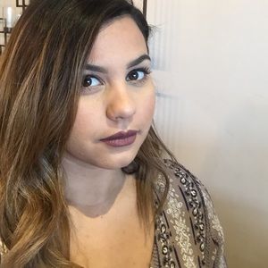 Meet your Posher, Rayven