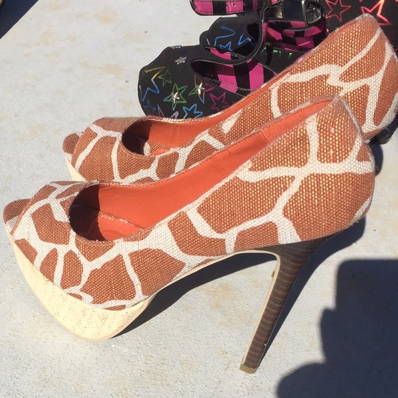 Just Fabulous Giraffe Print Shoes