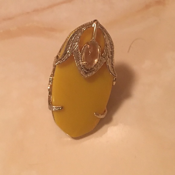 Kendra Scott yellow statement ring sz 8