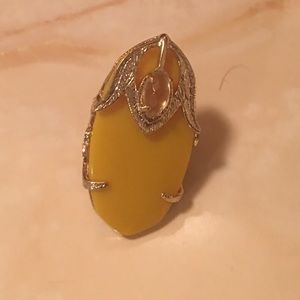 Kendra Scott yellow statement ring sz 8