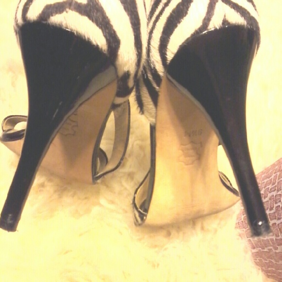 *Michael Kors Heel Sandals - Picture 3 of 4