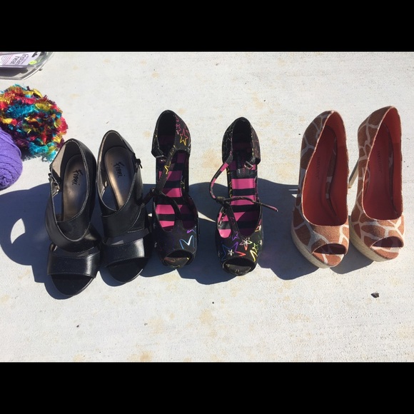 ❌❌SOLD❌❌Just Fabulous Multicolored Star Heels - Picture 4 of 4