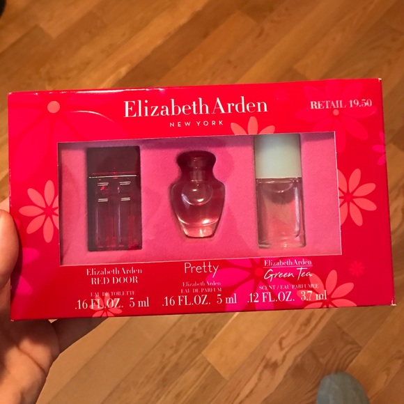 Elizabeth Arden perfume set