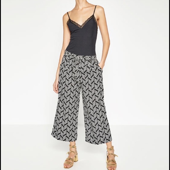🌺Final Price🌺 Zara - Flowing Cropped Trousers - Picture 2 of 4