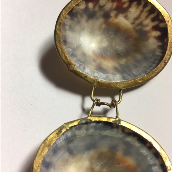 Seashell 🐚 locket - Picture 3 of 4