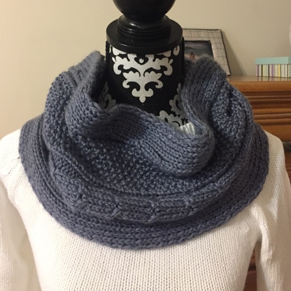 Handmade neck-wrap - Picture 2 of 4