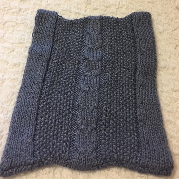Handmade neck-wrap - Picture 3 of 4