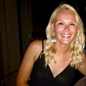 Meet your Posher, Julie