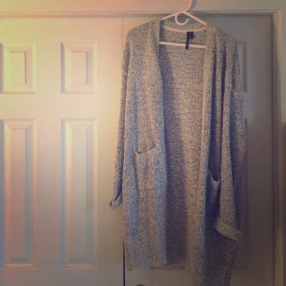 LONG COZY SWEATER IN GREY OR MAROON