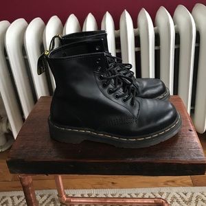 Classic Dr. Marten's Women's Size 8 Black Like New