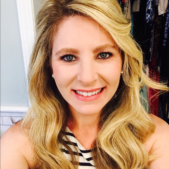 Meet your Posher, Kristen - Picture 1 of 1