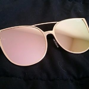 QUAY Sorority Princess gold/pink