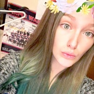 Meet your Posher, Cait